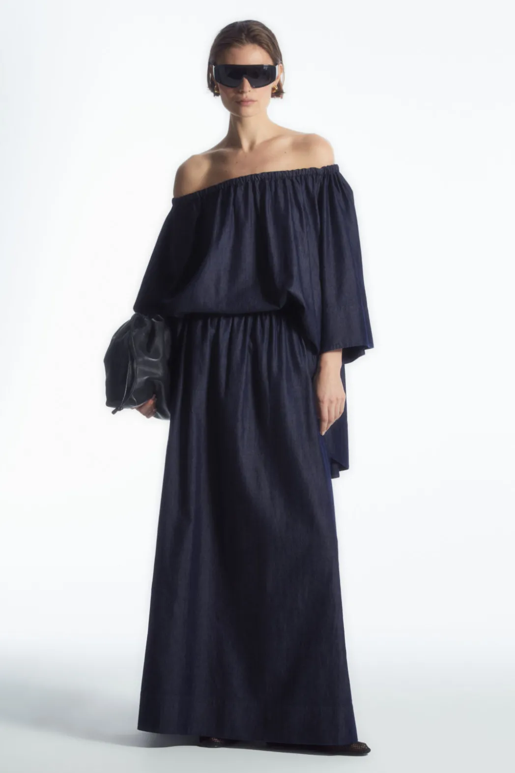 Online COS GATHERED DENIM MAXI SKIRT DARK BLUE