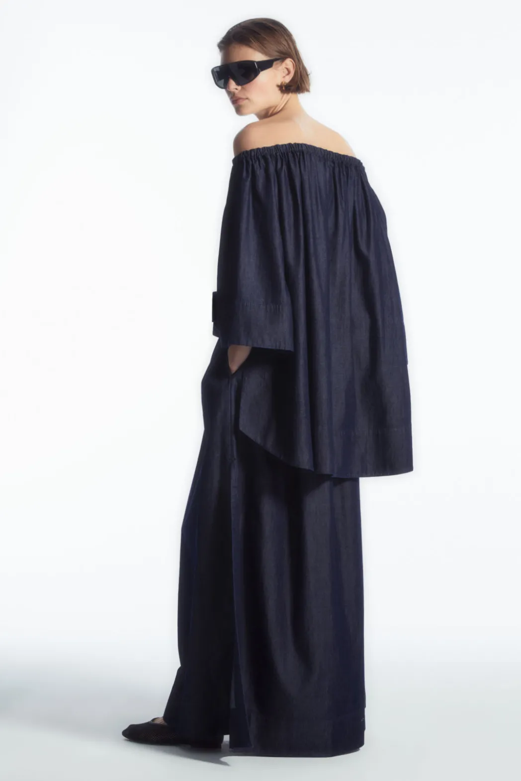Online COS GATHERED DENIM MAXI SKIRT DARK BLUE