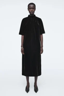 Discount COS GATHERED SILK-BLEND VELVET MIDI DRESS BLACK