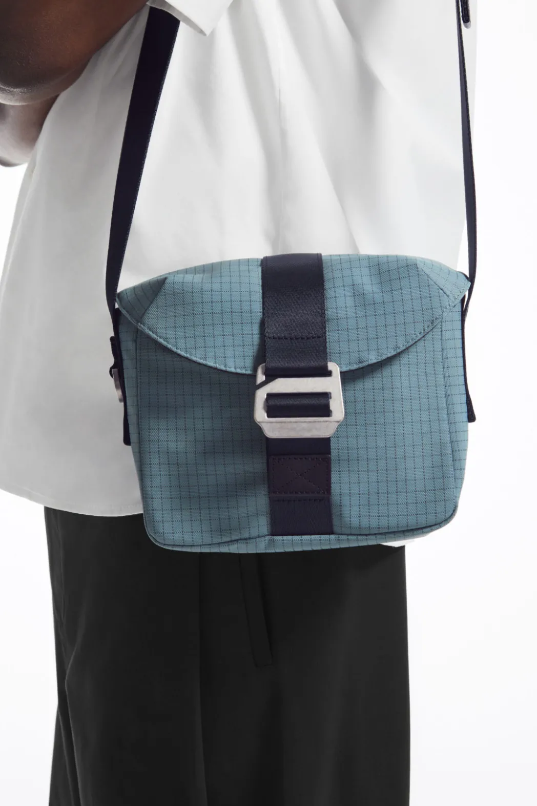 COS GRID CROSSBODY BAG - RIPSTOP STEEL BLUE / GRID