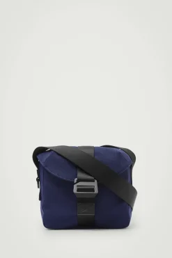 Clearance COS GRID CROSSBODY BAG - RIPSTOP DARK BLUE