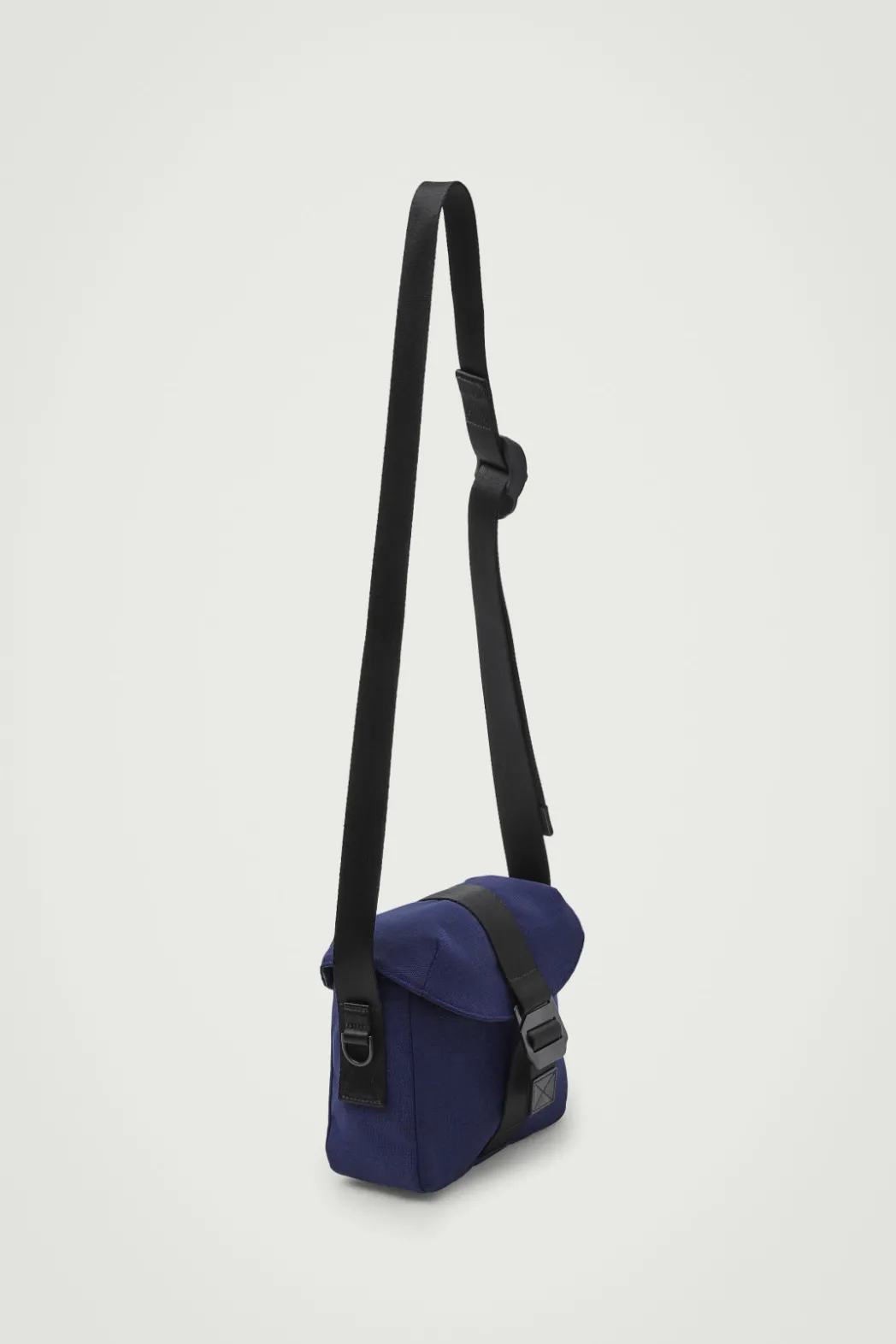 Clearance COS GRID CROSSBODY BAG - RIPSTOP DARK BLUE