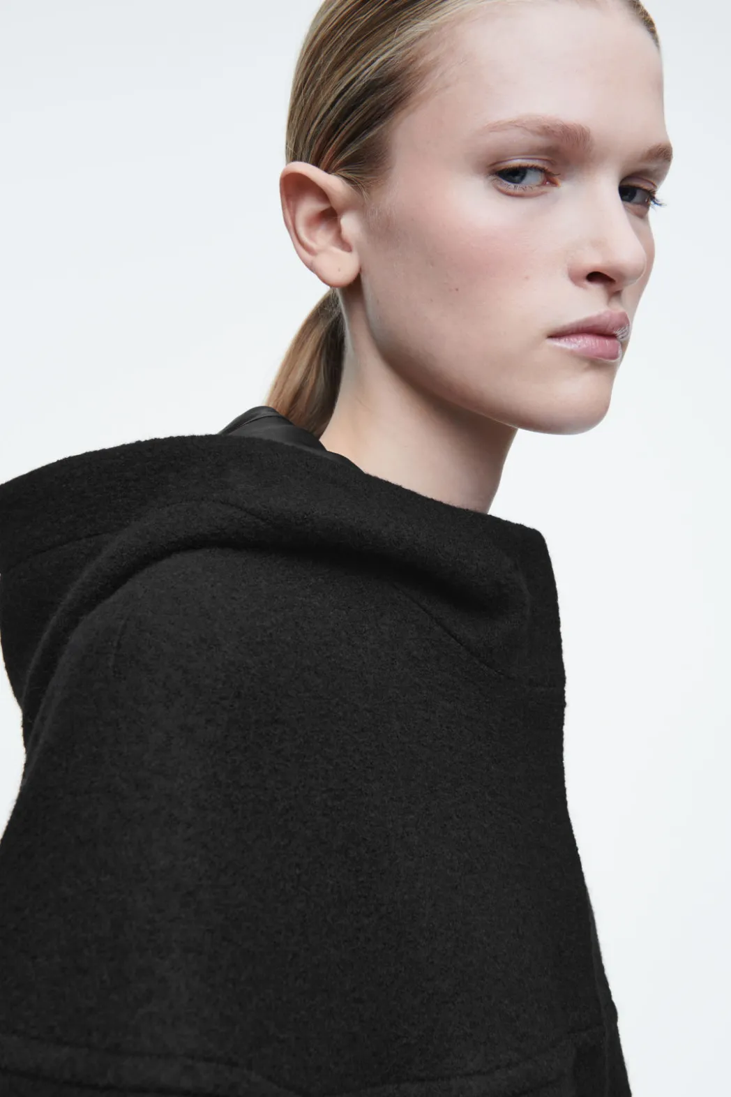 Outlet COS HOODED BOILED-WOOL COAT BLACK