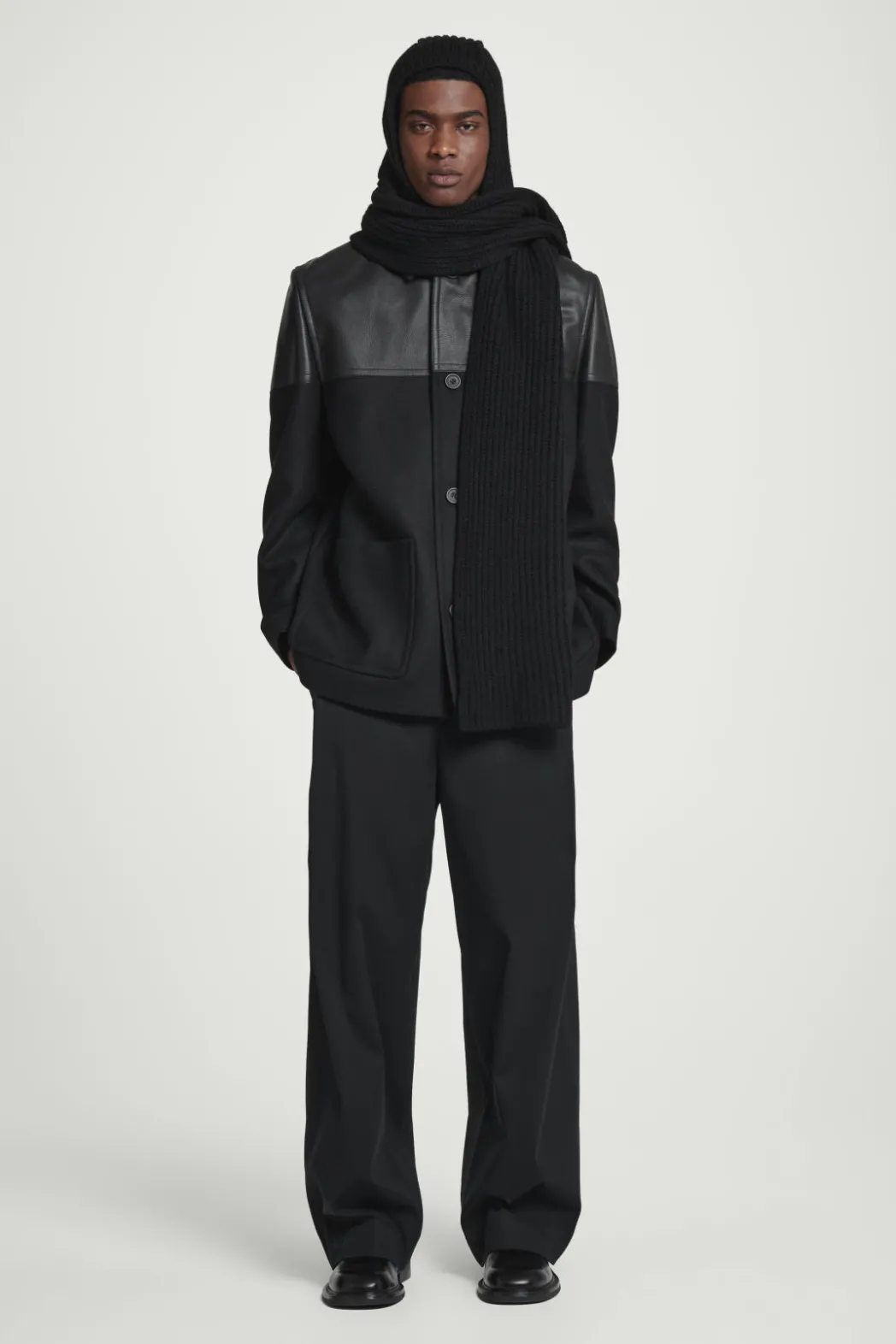 Clearance COS HOODED RIBBED CASHMERE-BLEND SCARF BLACK