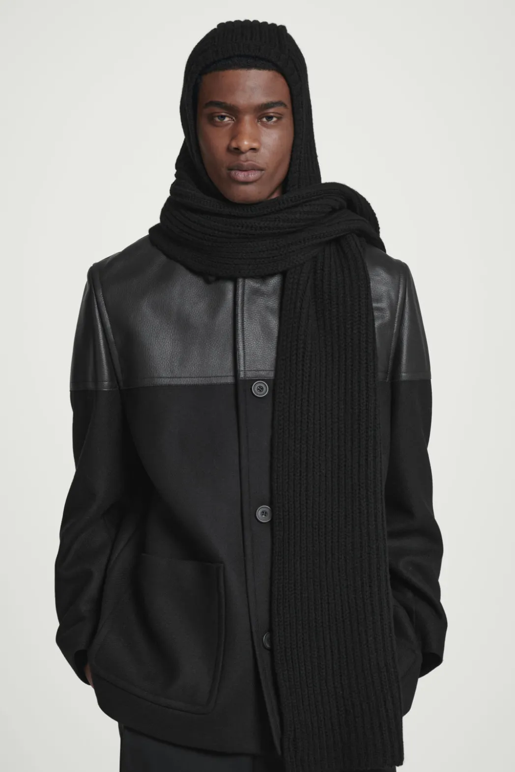 Clearance COS HOODED RIBBED CASHMERE-BLEND SCARF BLACK