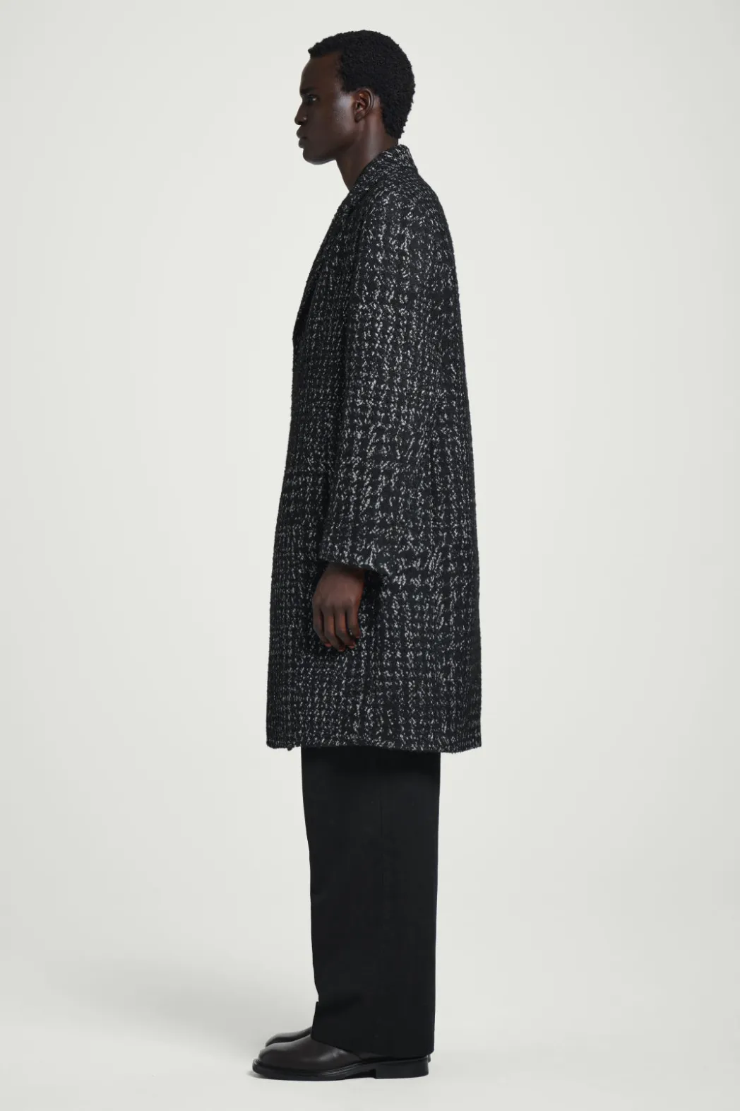 Sale COS HOUNDSTOOTH BOUCLÉ OVERCOAT BLACK / HOUNDSTOOTH
