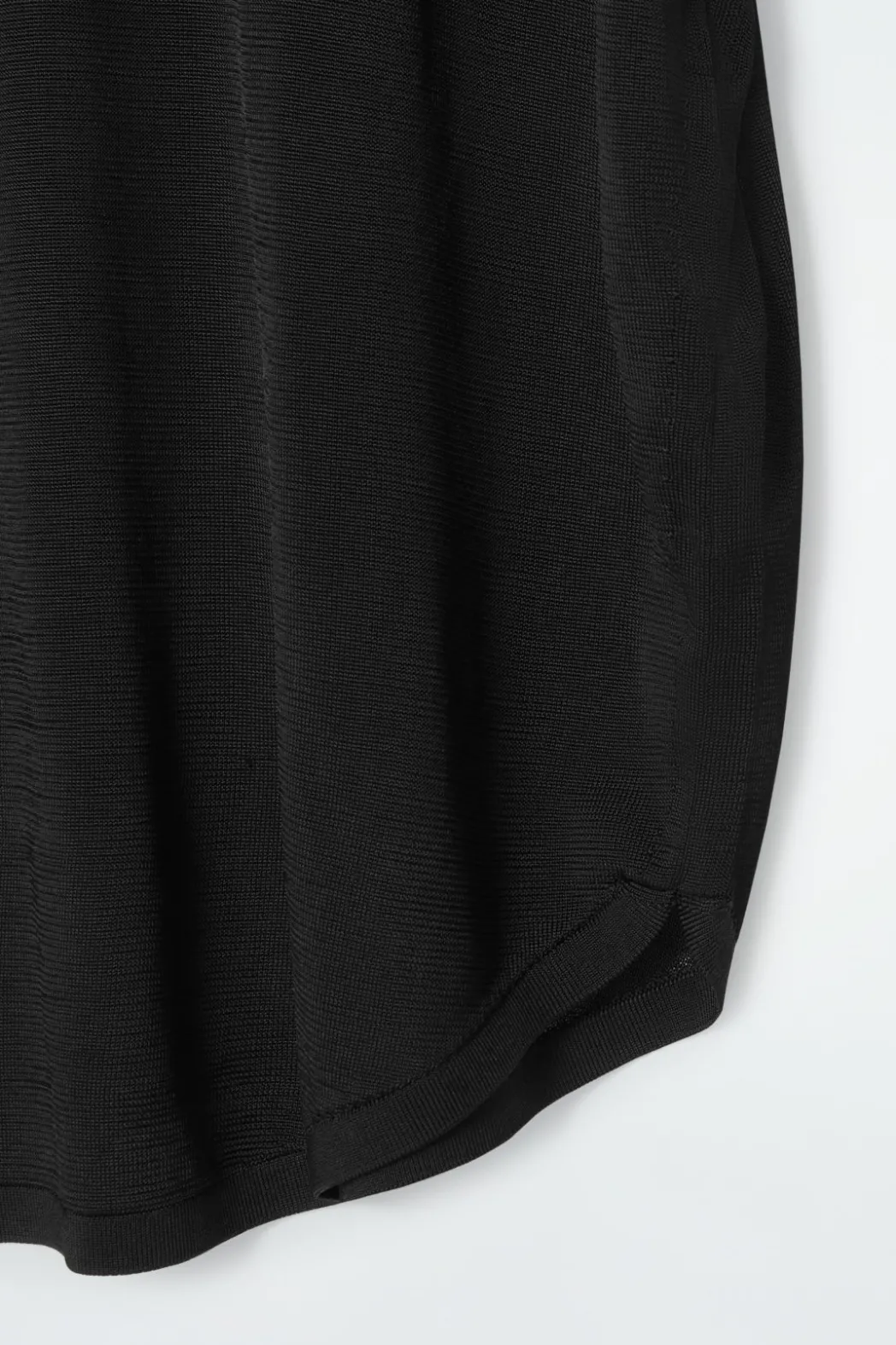 Sale COS KNITTED CIRCLE-CUT T-SHIRT BLACK