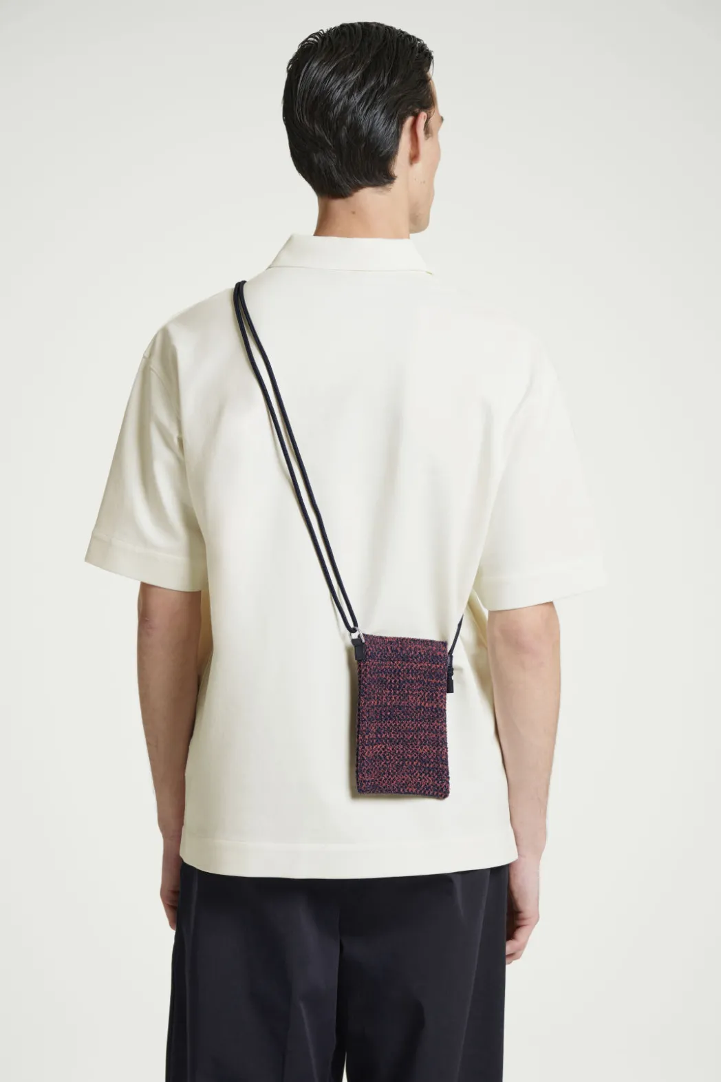 Best COS KNITTED PHONE POUCH NAVY / BROWN