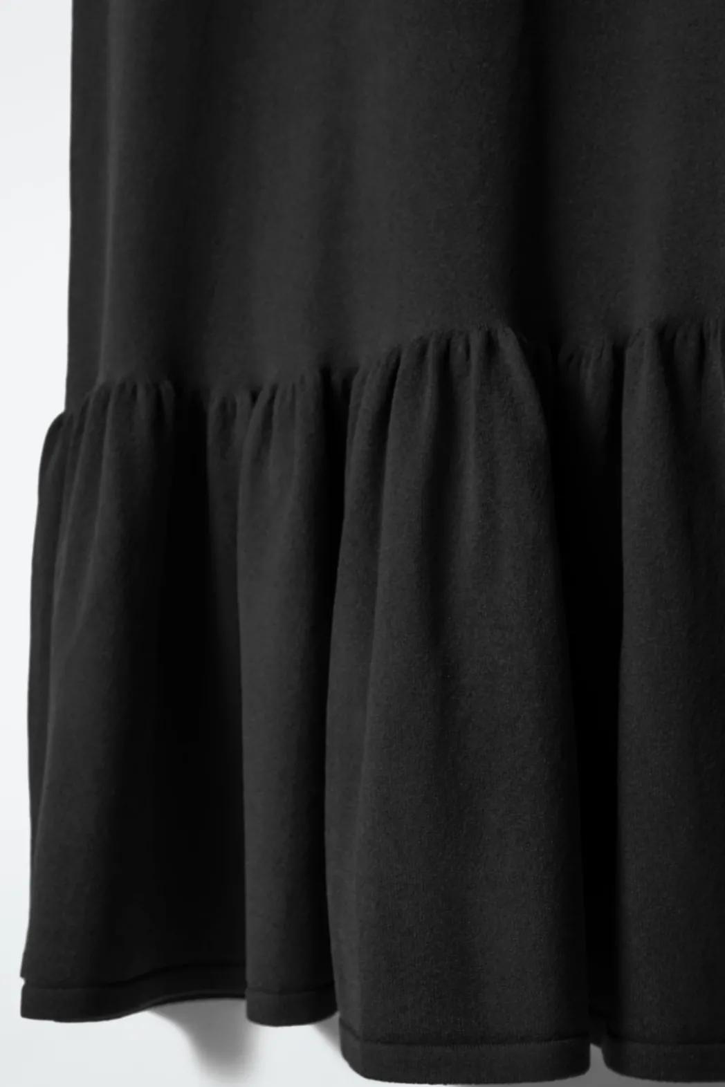 Online COS KNITTED RUFFLED-HEM MIDI DRESS BLACK