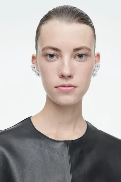 Outlet COS KNOTTED BOW CRYSTAL CLIMBER EARRINGS SILVER
