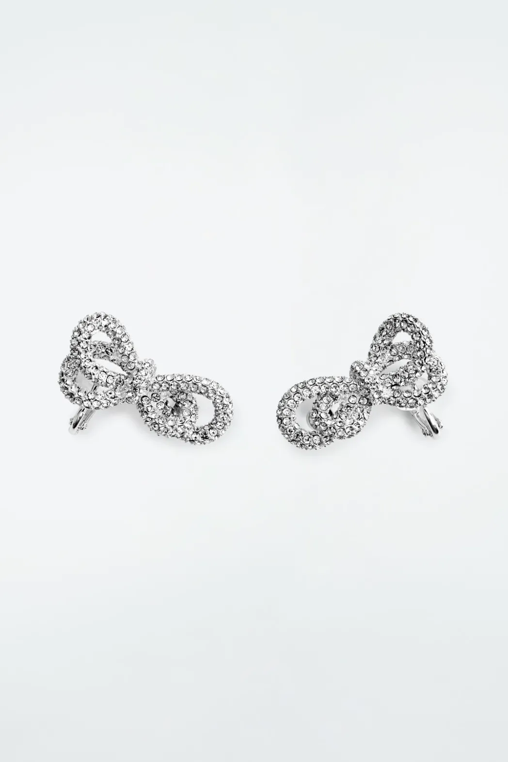 Outlet COS KNOTTED BOW CRYSTAL CLIMBER EARRINGS SILVER