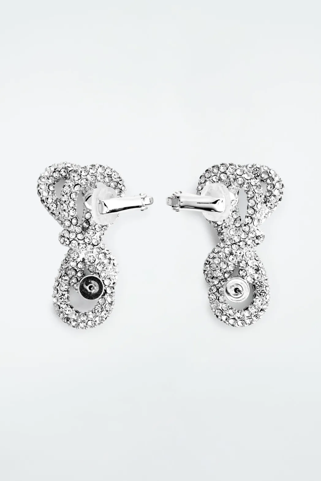 Outlet COS KNOTTED BOW CRYSTAL CLIMBER EARRINGS SILVER