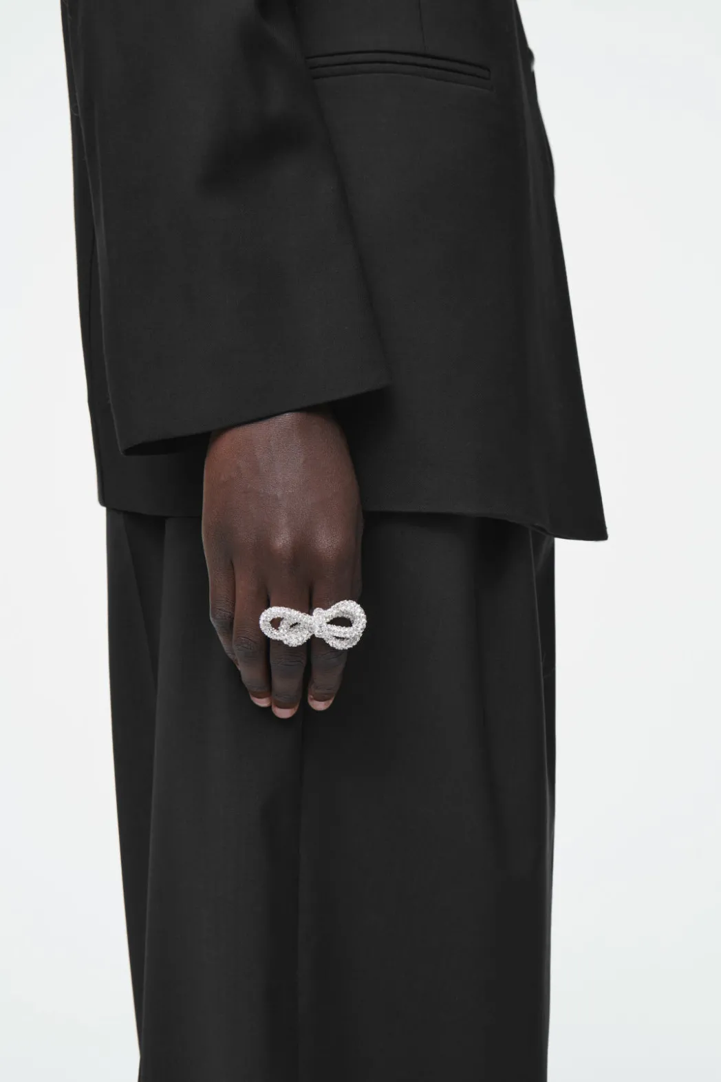 COS KNOTTED BOW CRYSTAL DOUBLE-FINGER RING SILVER