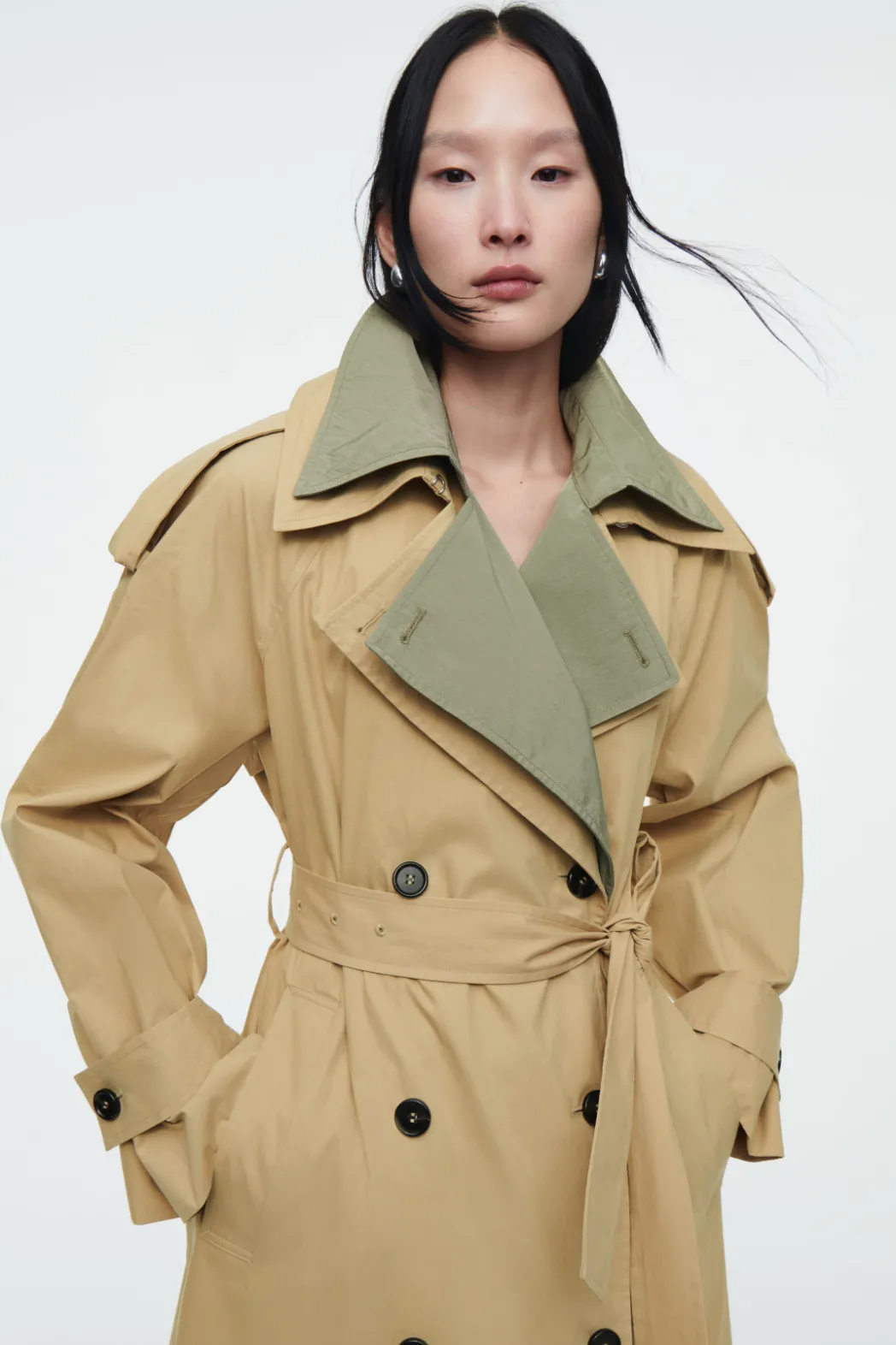 New COS LAYERED DOUBLE-BREASTED TRENCH COAT BEIGE / KHAKI