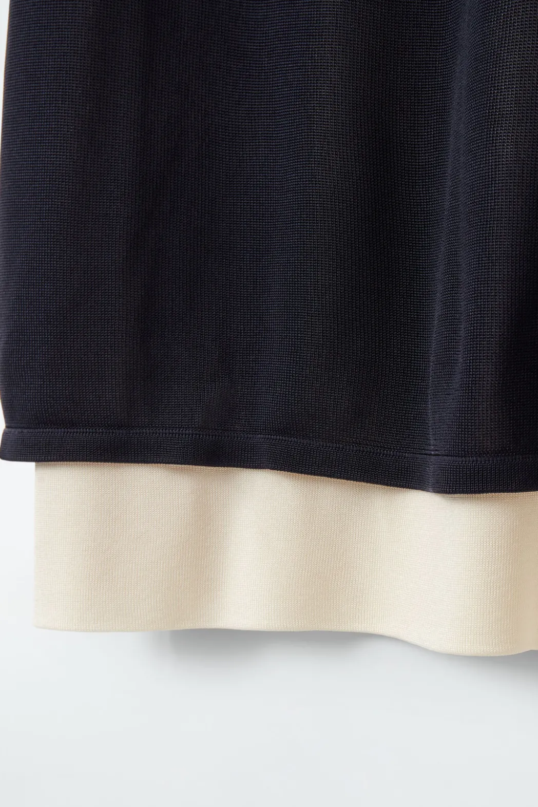 New COS LAYERED KNITTED SKIRT NAVY / CREAM