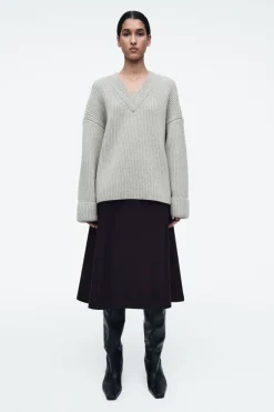 Online COS LAYERED V-NECK MERINO WOOL JUMPER LIGHT GRAY