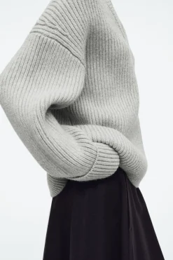 Online COS LAYERED V-NECK MERINO WOOL JUMPER LIGHT GRAY
