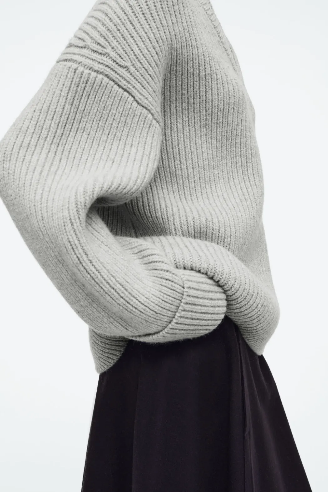 Online COS LAYERED V-NECK MERINO WOOL JUMPER LIGHT GRAY