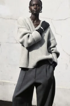 Online COS LAYERED V-NECK MERINO WOOL JUMPER LIGHT GRAY