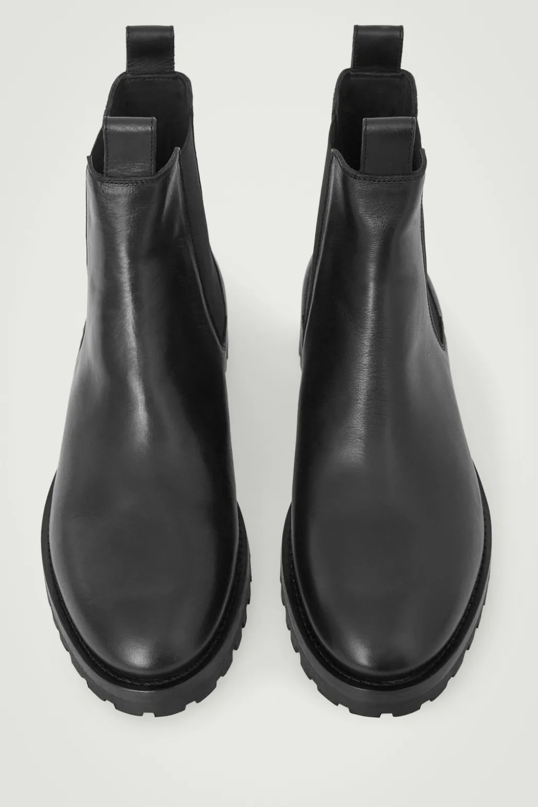 Discount COS LEATHER CHELSEA BOOTS BLACK