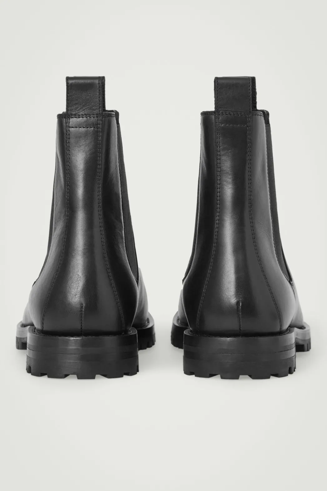Discount COS LEATHER CHELSEA BOOTS BLACK