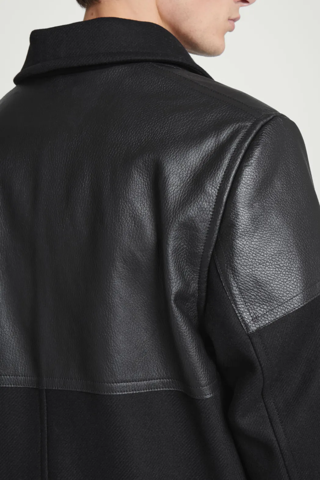 Outlet COS LEATHER-PANELED DONKEY JACKET BLACK