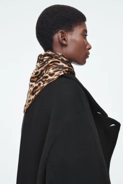 New COS -PRINT SILK TRIANGLE SCARF LEOPARD