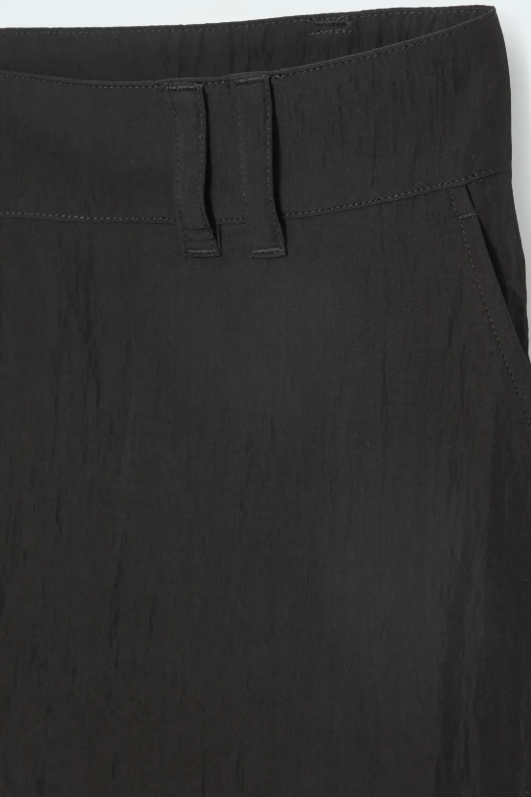 Sale COS LONGLINE CARGO SHORTS BLACK