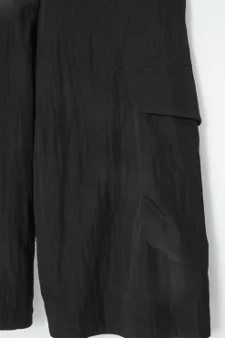 Sale COS LONGLINE CARGO SHORTS BLACK