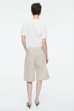 Discount COS LONGLINE DENIM SHORTS LIGHT BEIGE