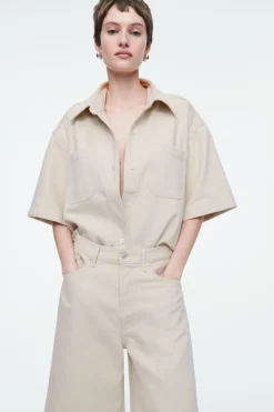 Discount COS LONGLINE DENIM SHORTS LIGHT BEIGE