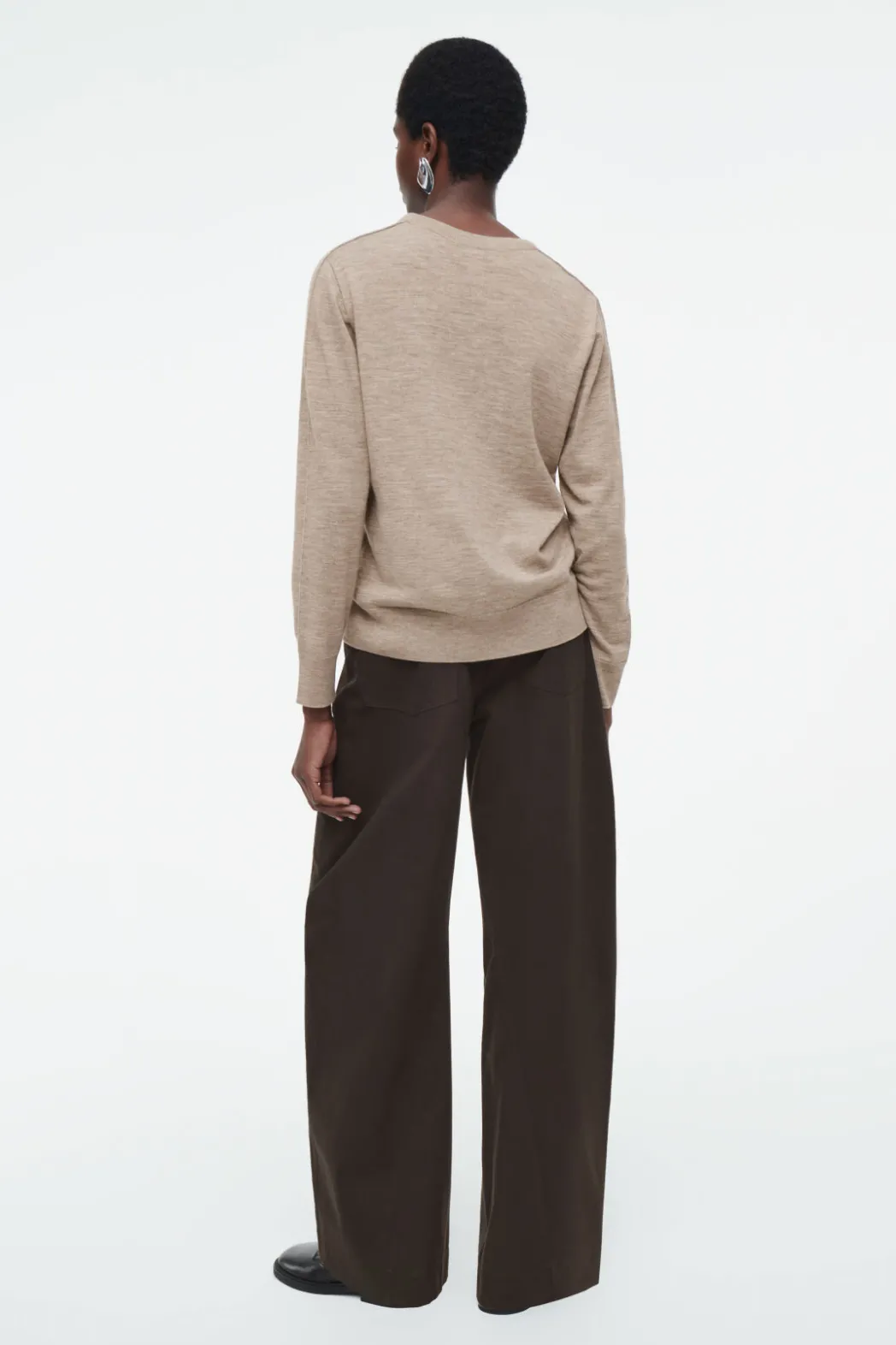 Outlet COS MERINO WOOL CREW-NECK SWEATER BEIGE / UNDYED