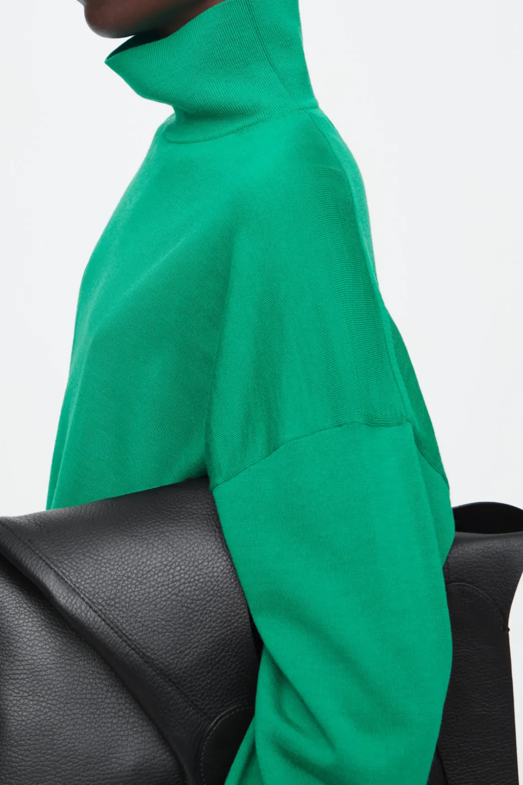 Clearance COS MERINO WOOL TURTLENECK SWEATER GREEN