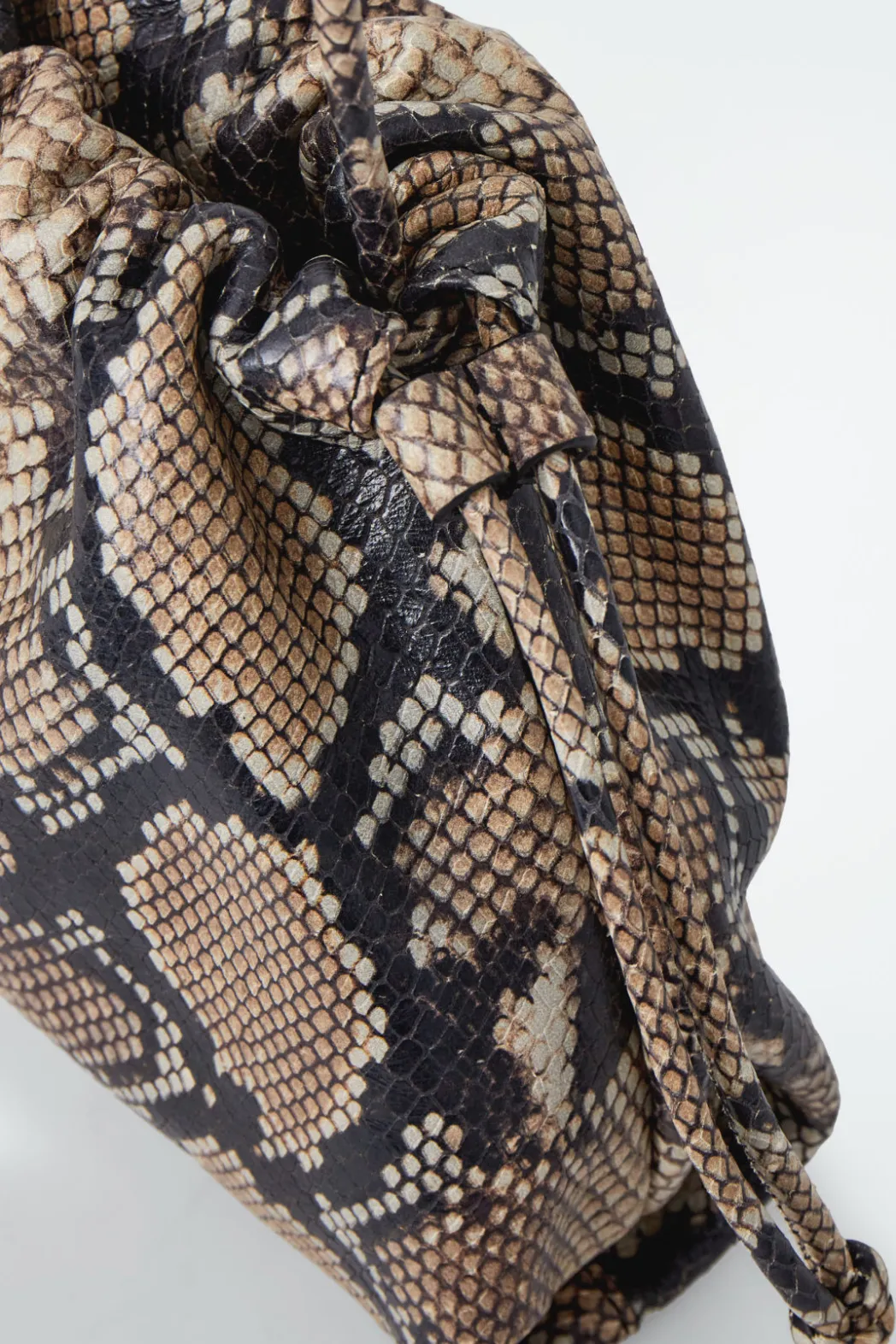Discount COS MINI CAVATELLI CLUTCH - LEATHER SNAKE EFFECT