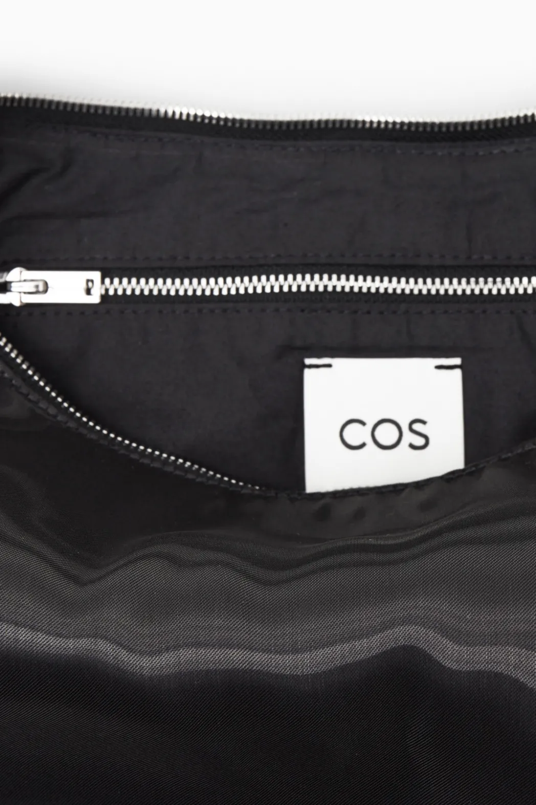 Discount COS MINI SLING HIGH-SHINE SHOULDER BAG NAVY