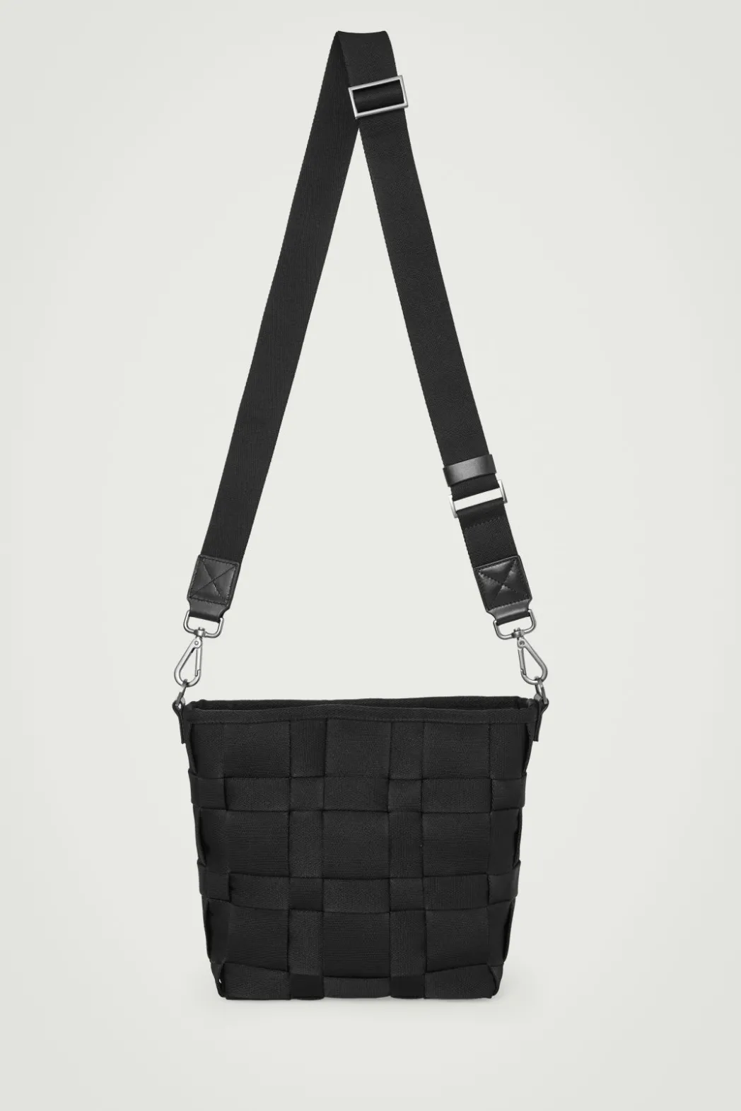 Best COS MINI WOVEN CROSSBODY - WEBBING BLACK