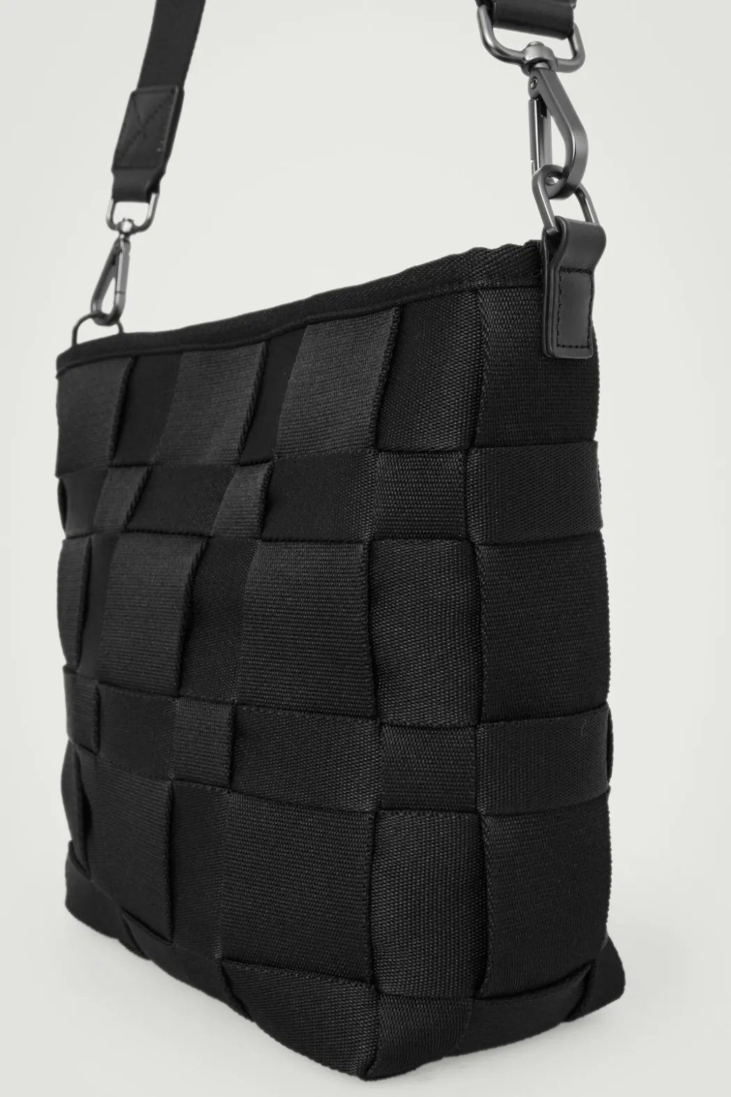 Best COS MINI WOVEN CROSSBODY - WEBBING BLACK