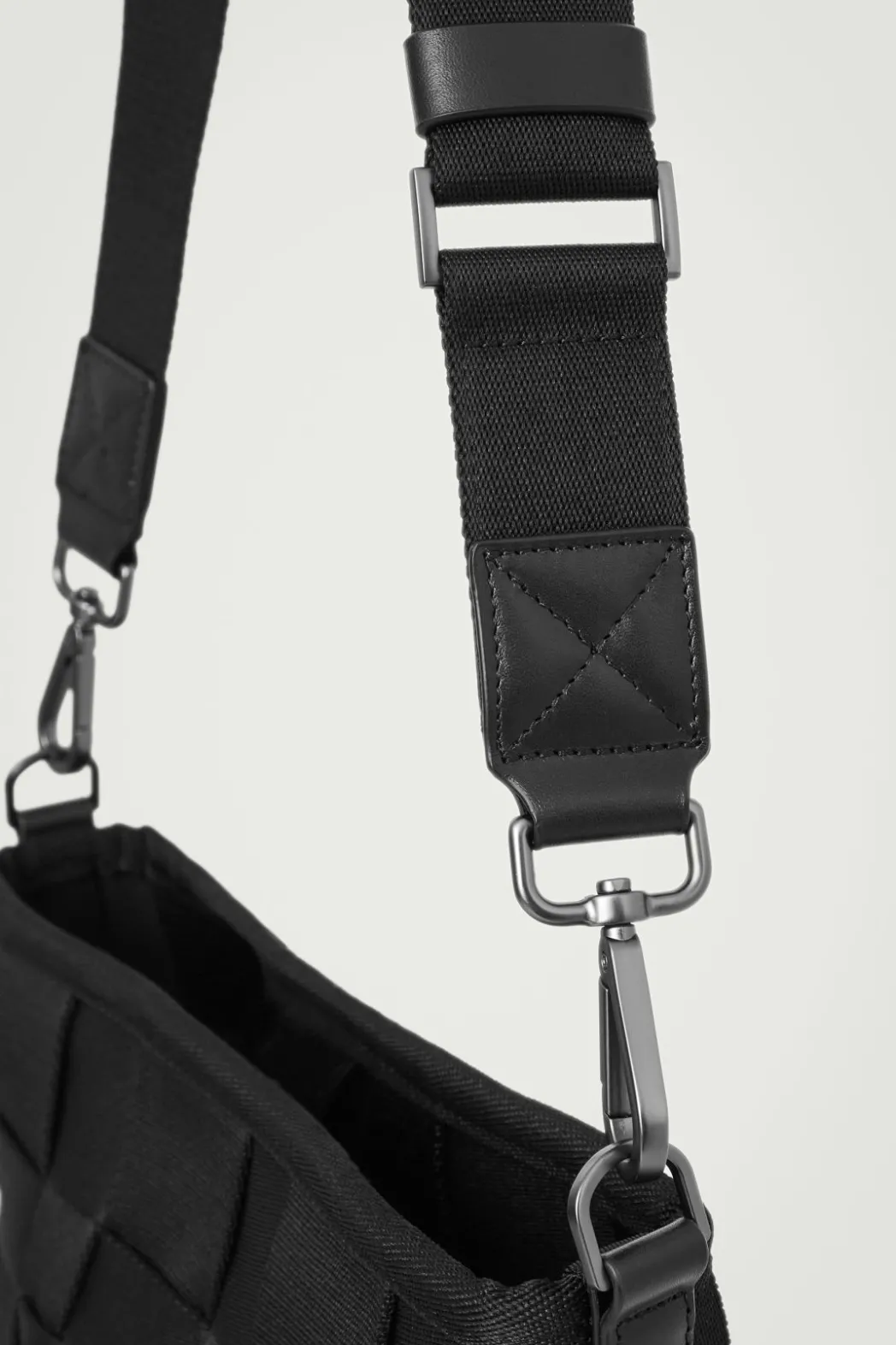 Best COS MINI WOVEN CROSSBODY - WEBBING BLACK