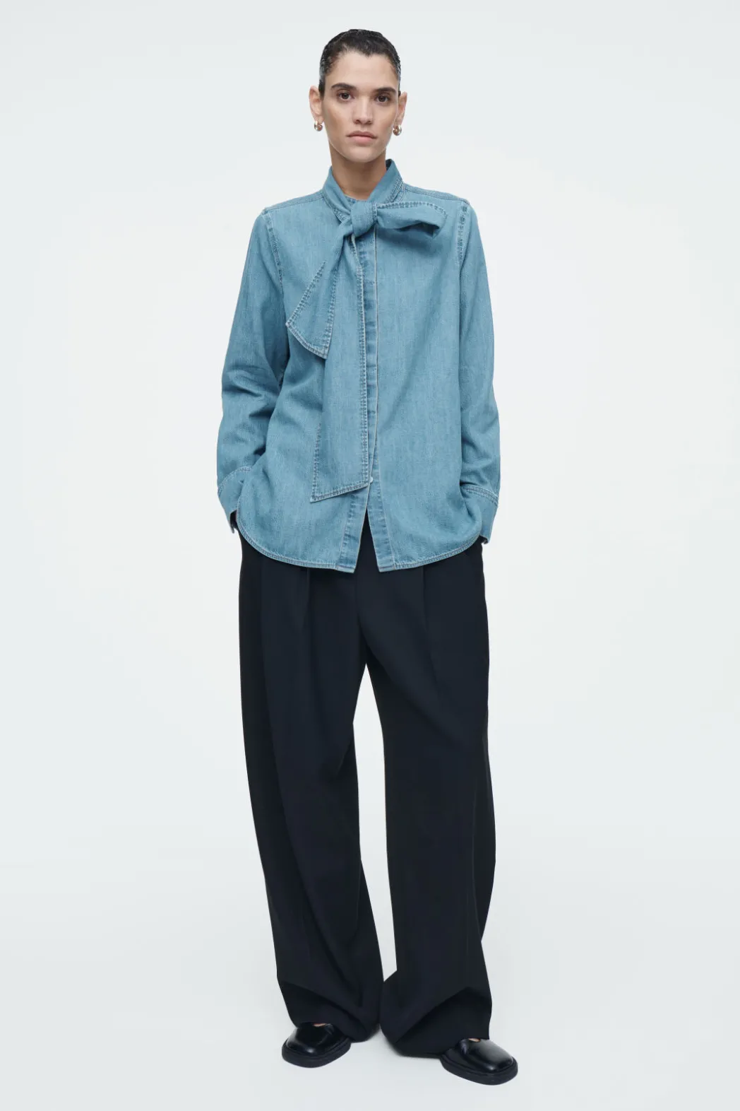 Discount COS NECK-TIE DENIM BLOUSE DUSTY BLUE