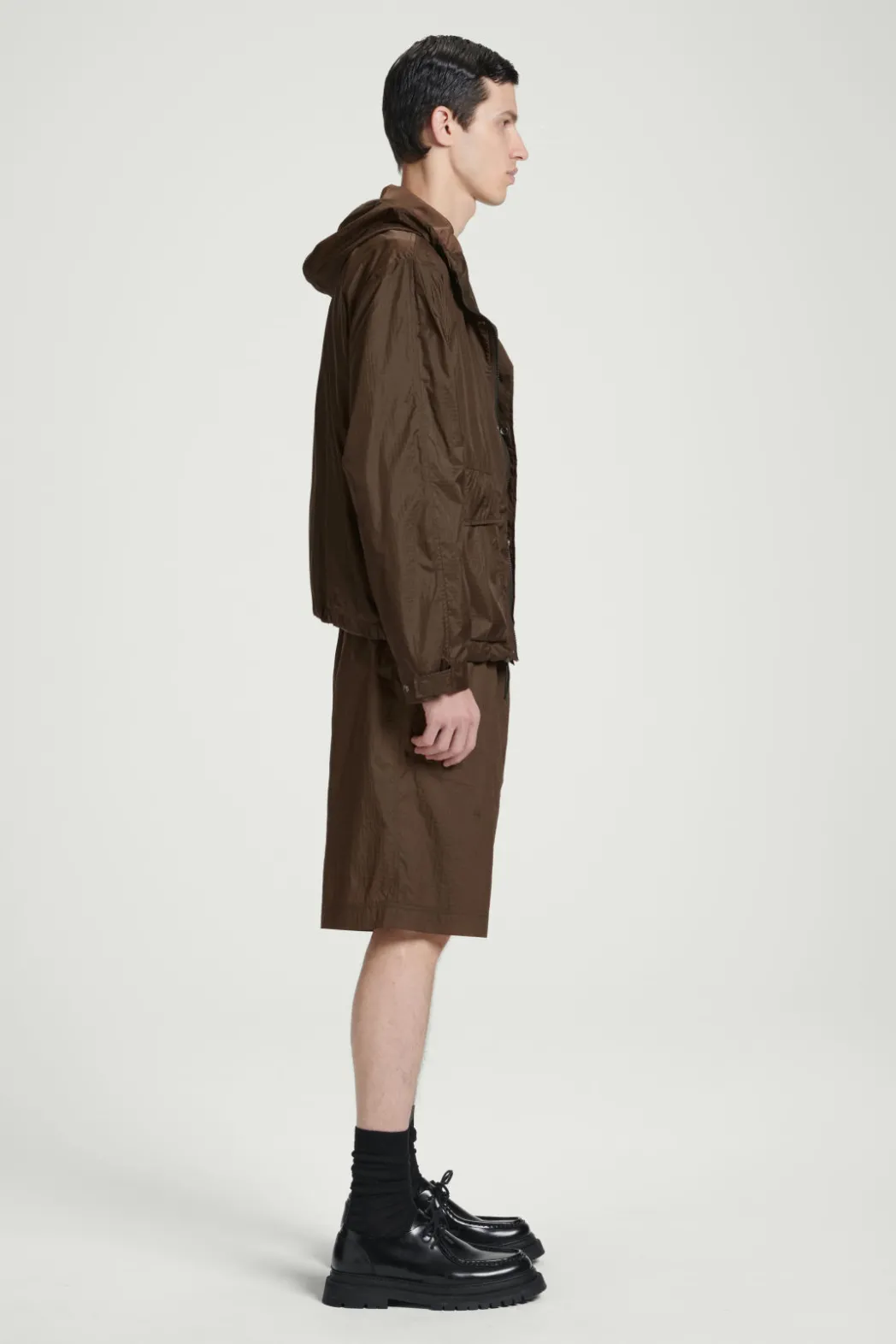 Best COS NYLON-RIPSTOP PARACHUTE SHORTS BROWN