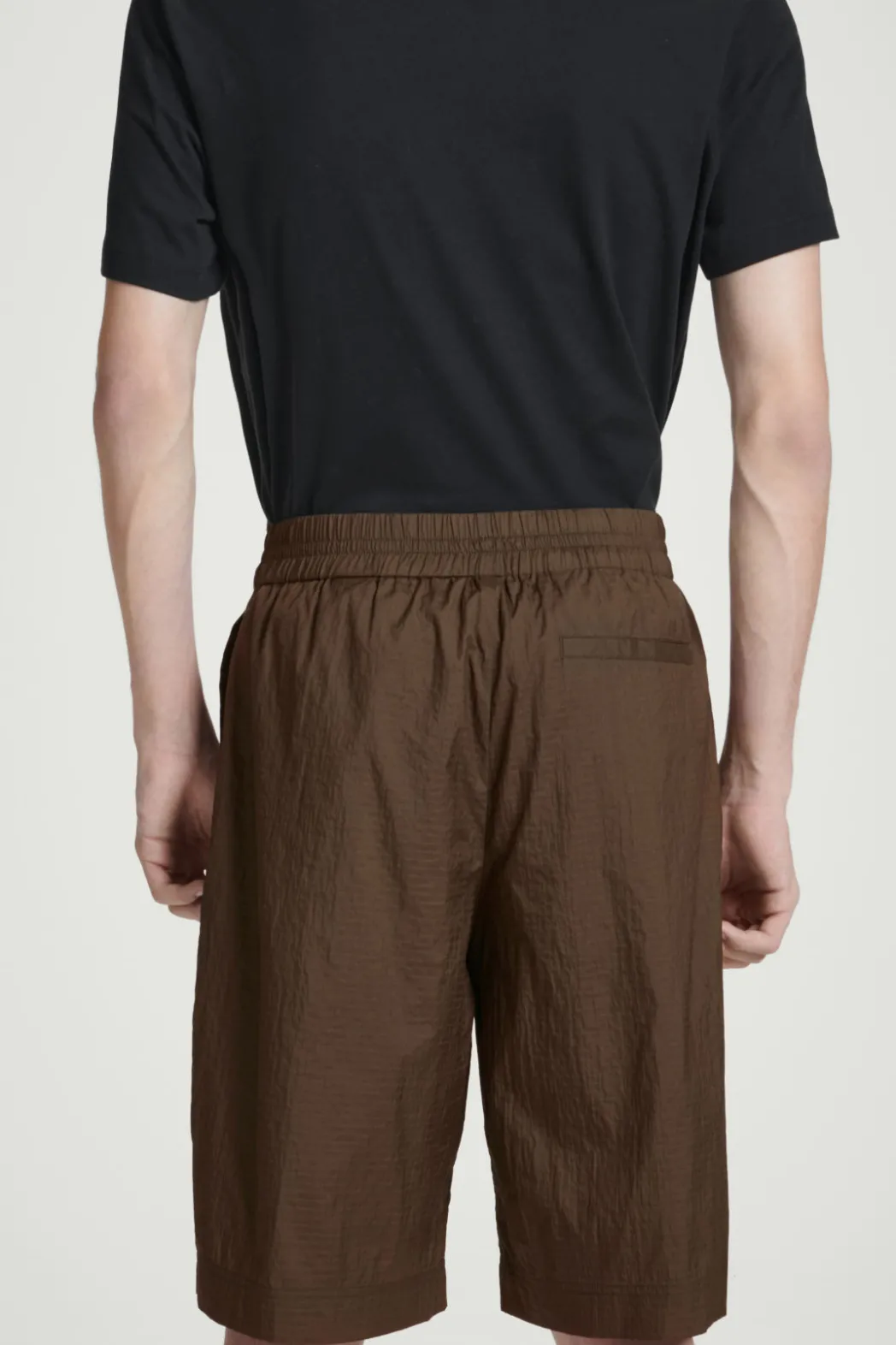 Best COS NYLON-RIPSTOP PARACHUTE SHORTS BROWN