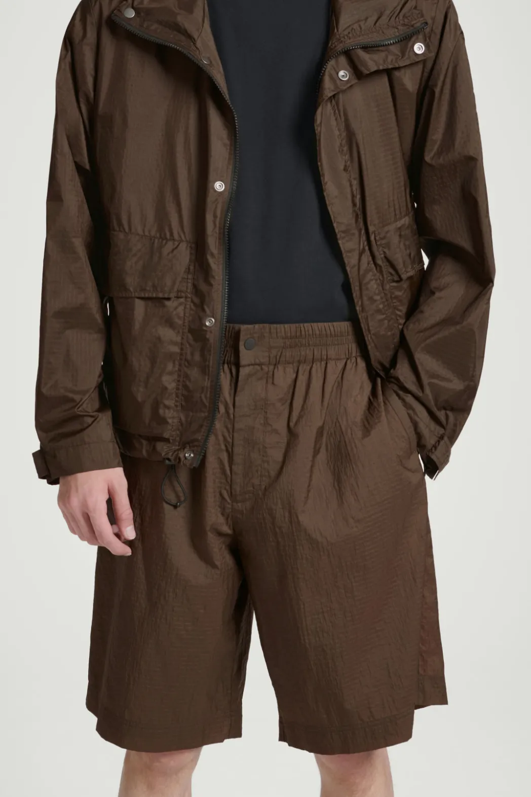 Best COS NYLON-RIPSTOP PARACHUTE SHORTS BROWN