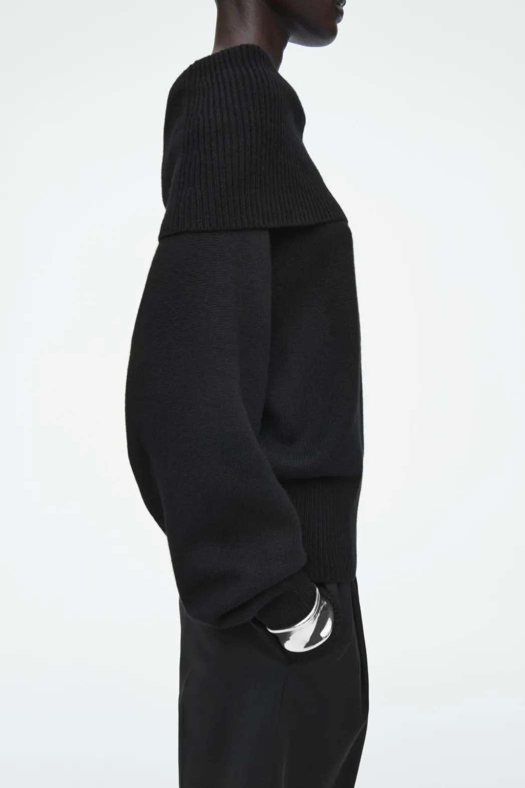COS OFF-THE-SHOULDER MERINO WOOL SWEATER BLACK