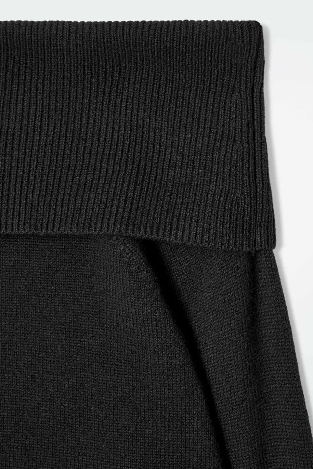 COS OFF-THE-SHOULDER MERINO WOOL SWEATER BLACK