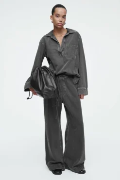 Outlet COS OPEN-COLLAR DENIM SHIRT WASHED BLACK