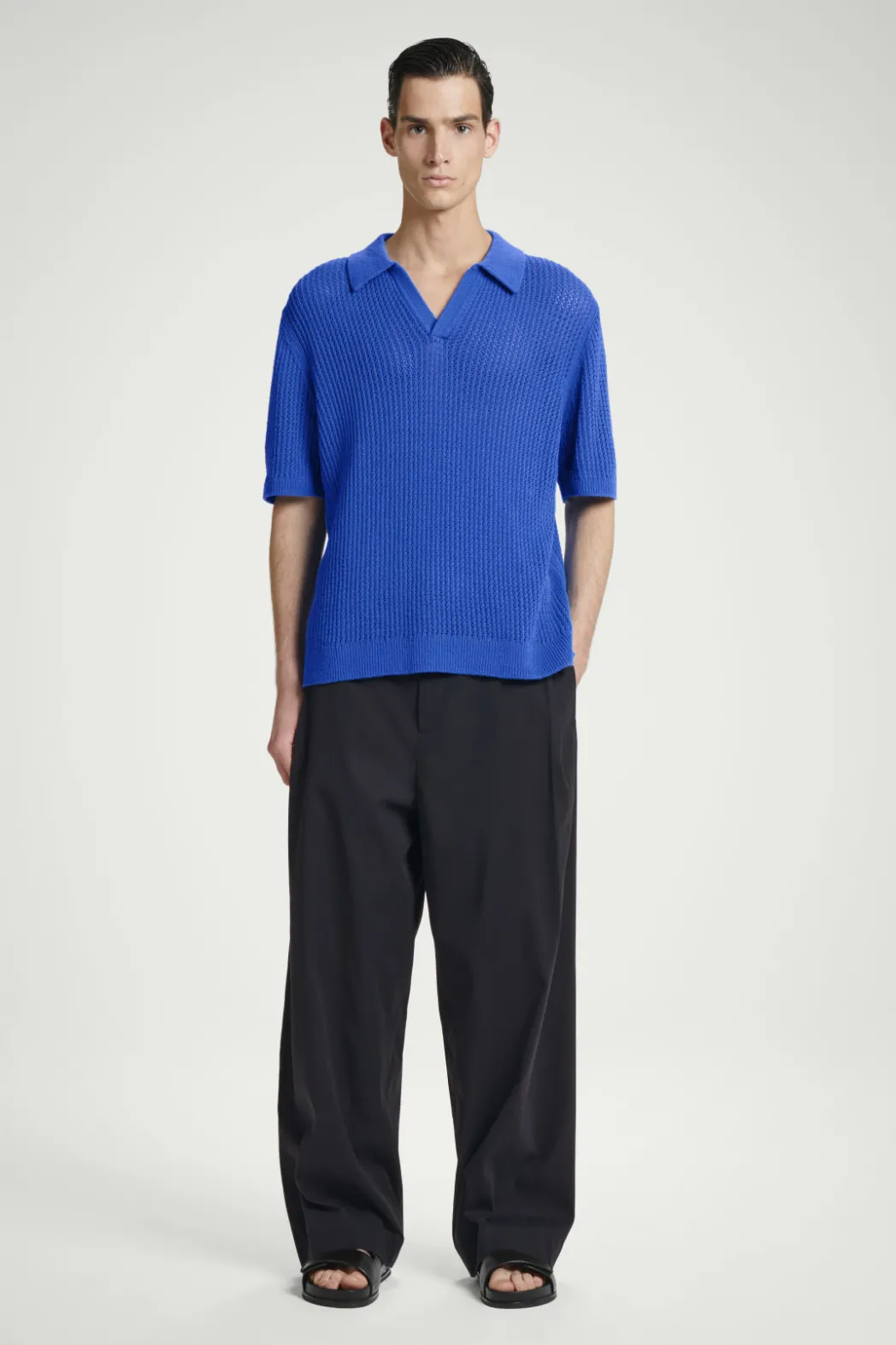 Outlet COS OPEN-KNIT POLO SHIRT BRIGHT BLUE
