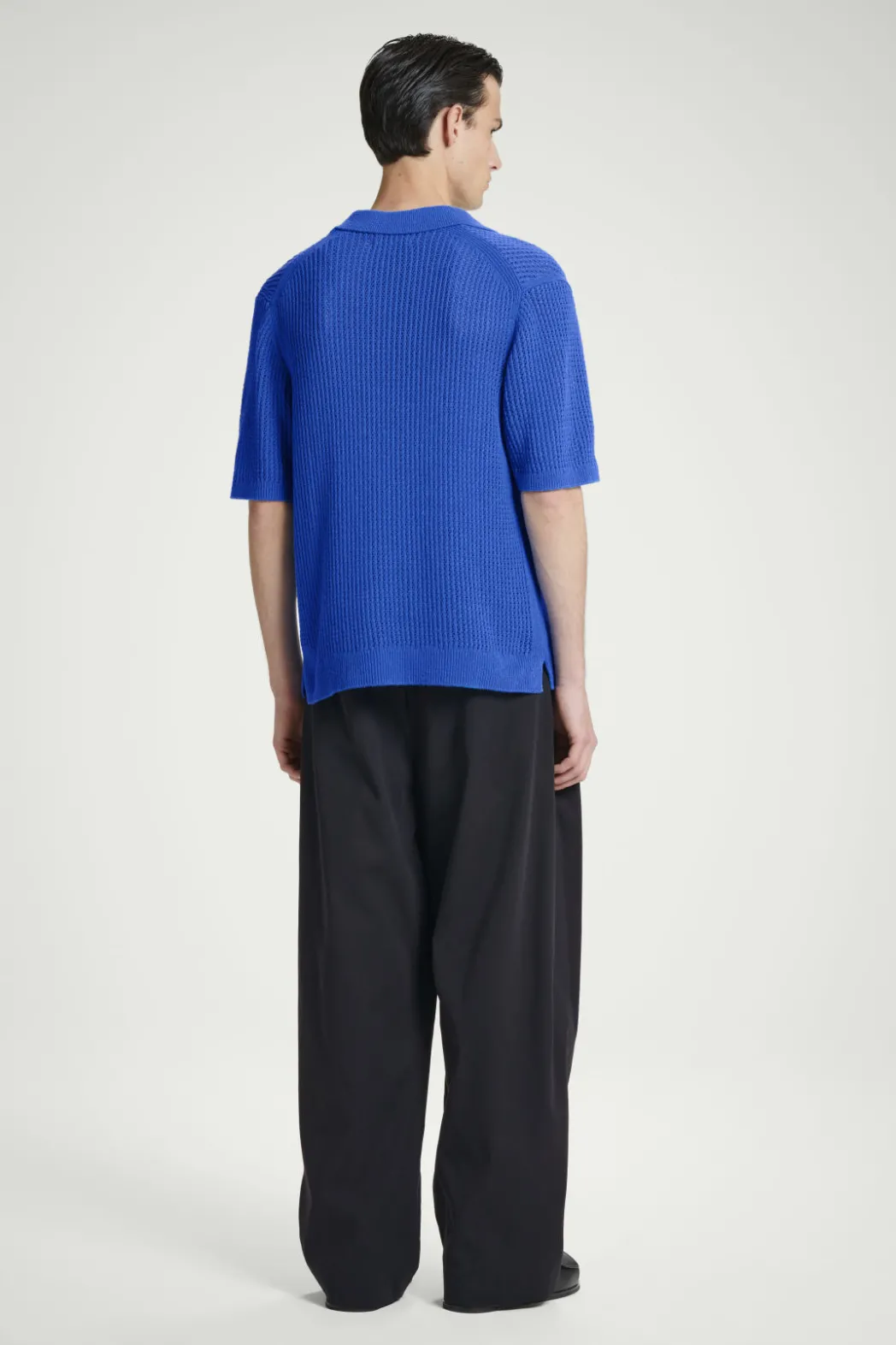 Outlet COS OPEN-KNIT POLO SHIRT BRIGHT BLUE