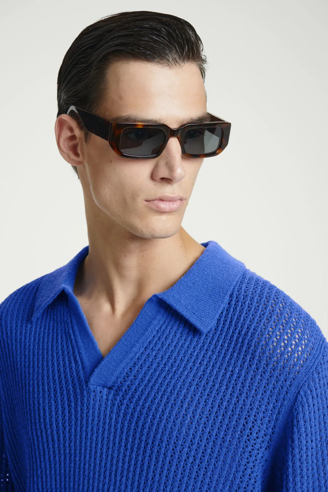 Outlet COS OPEN-KNIT POLO SHIRT BRIGHT BLUE