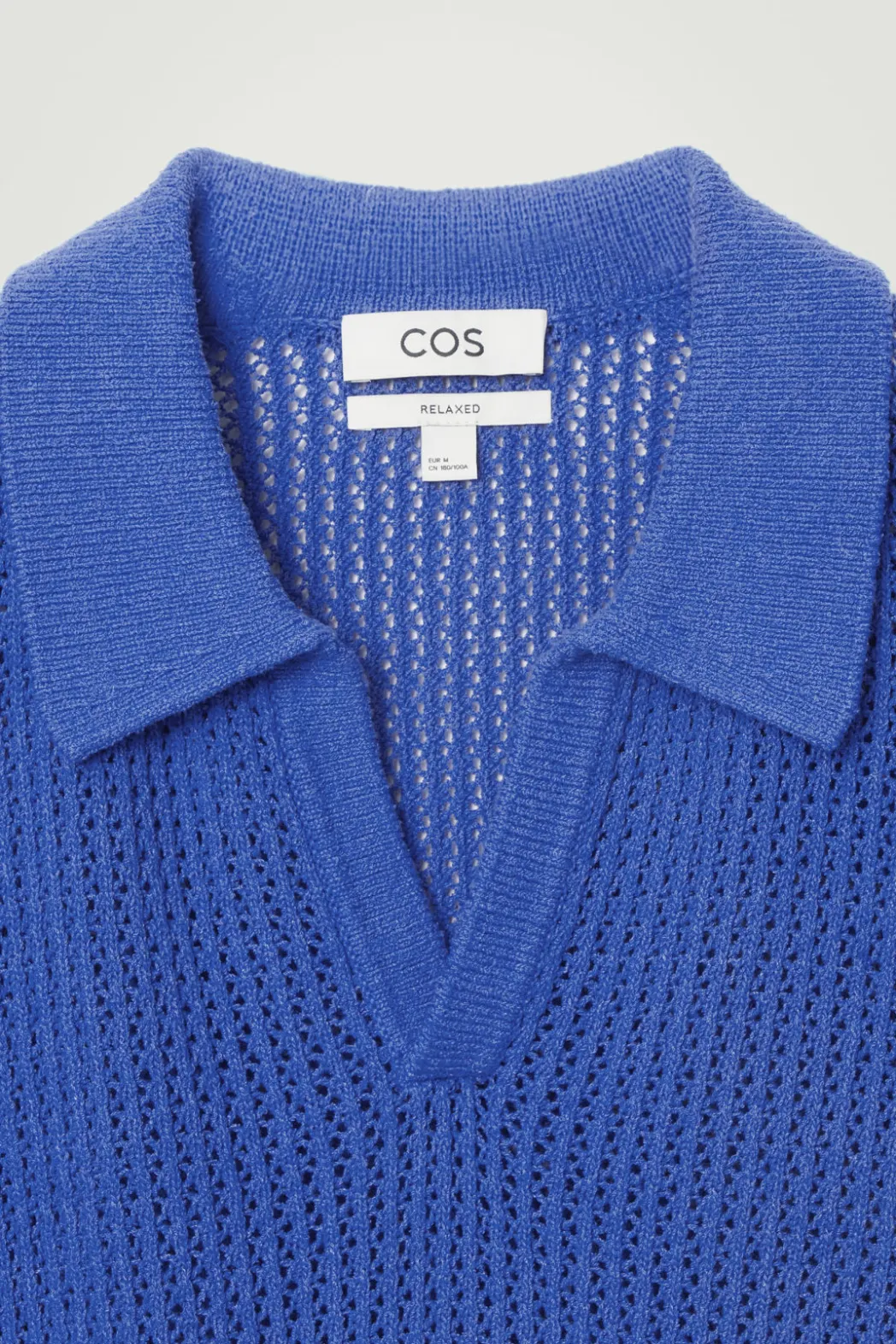 Outlet COS OPEN-KNIT POLO SHIRT BRIGHT BLUE