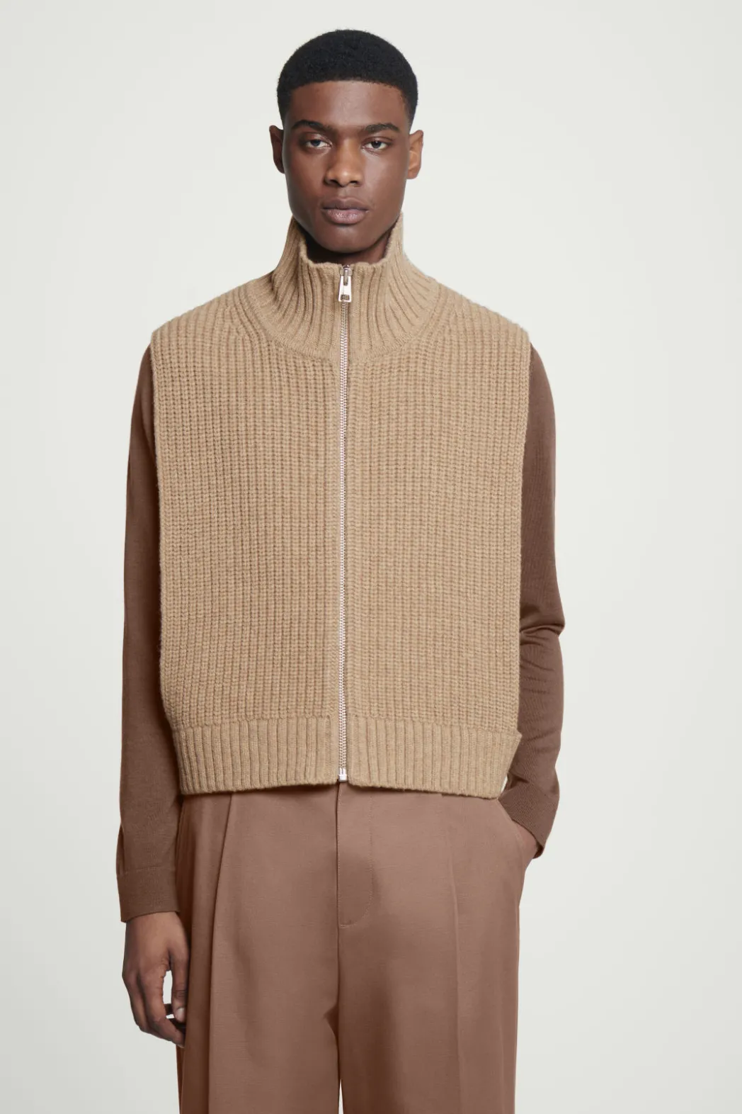Outlet COS OPEN-SIDE ZIP-UP WOOL VEST BEIGE